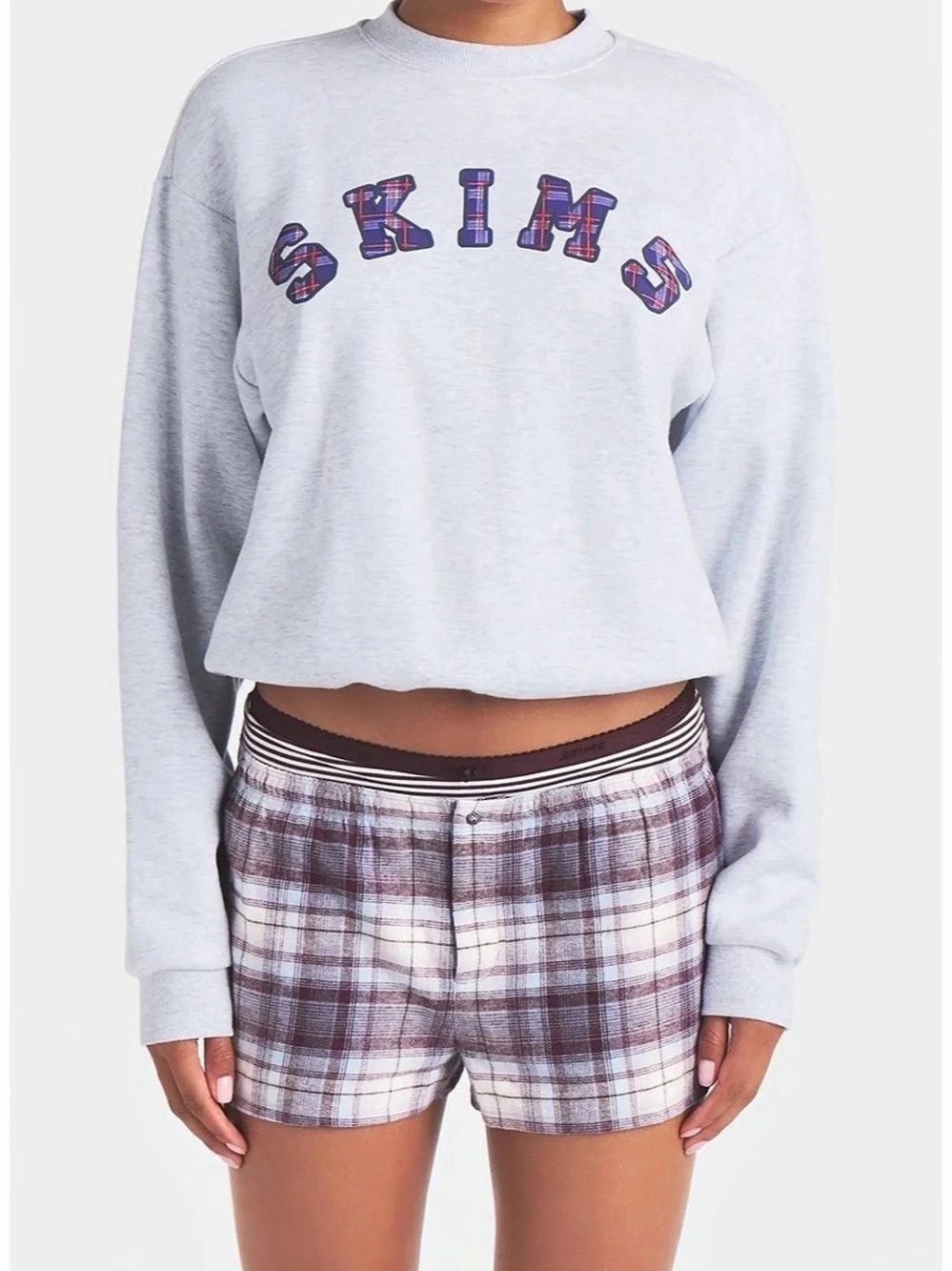 SKIMS Logo Classic Crewneck Sweatshirt - Regular - Picture 2 of 5